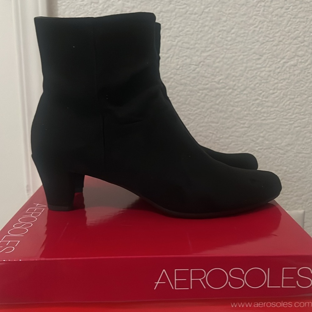 Black boots - Picture 5 of 10